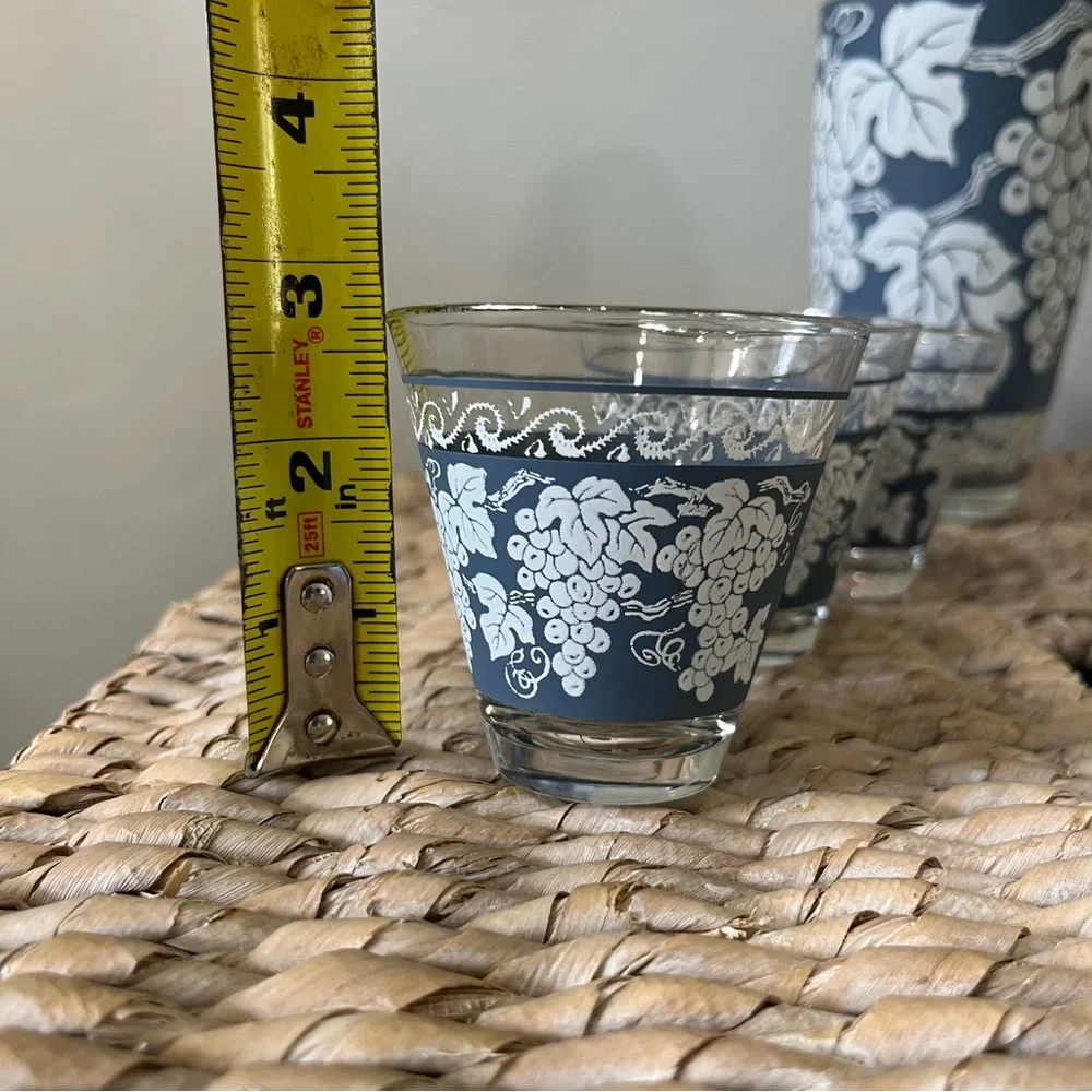 Vintage Rare Hazel Atlas Cocktail Shaker Wedgewood Grape Vine Pattern & 6‎ glass